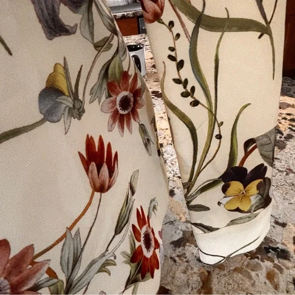 Zara Cream Floral Button-Down Peplum Blouse - Picture 4 of 9